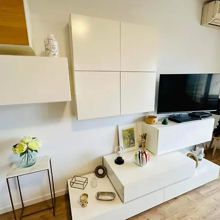 Apartment Charming Studio Near The Sea *