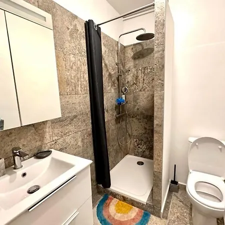 Apartment Charming Studio Near The Sea
